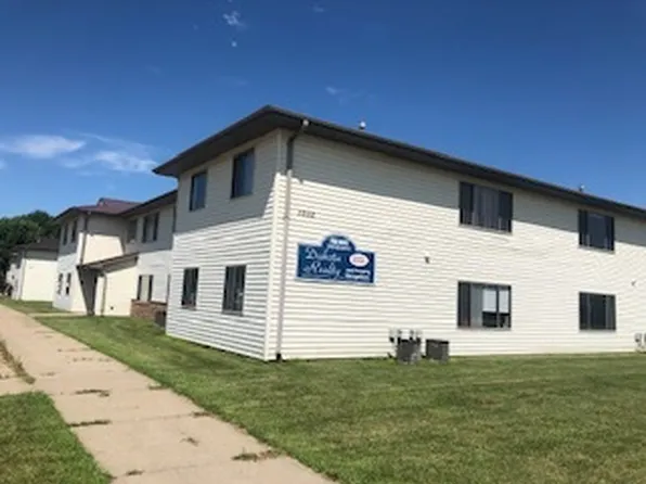 1012 Elm St, Vermillion, SD 57069