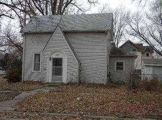 427 S Poplar St, Newton, KS 67114