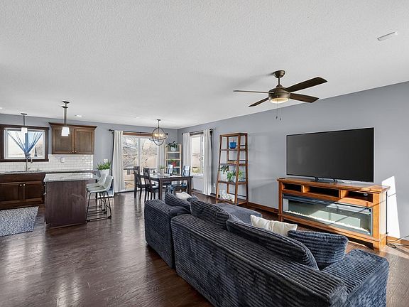 4th image of 3907 Sunnydale Ln SE