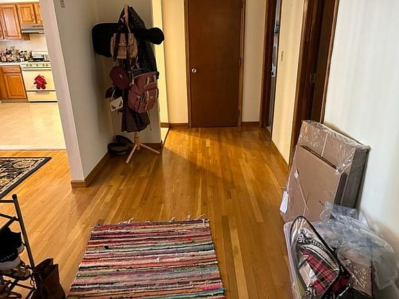 2nd image of 935 Columbus Ave #2