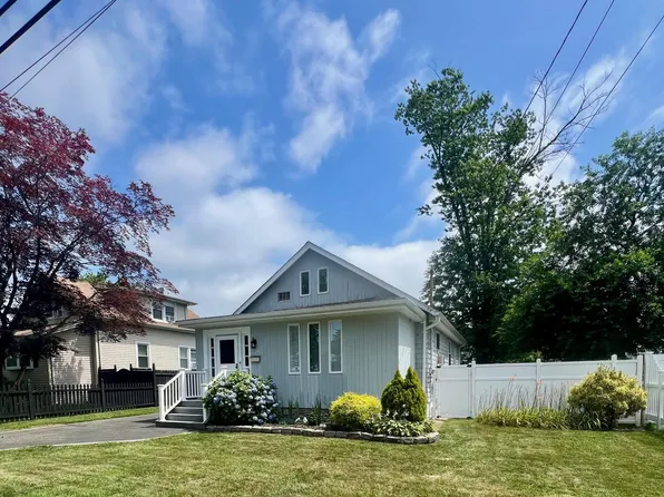 234 S 7th Street, Lindenhurst, NY 11757