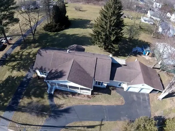 12 Linnwood Dr, Lock Haven, PA 17745