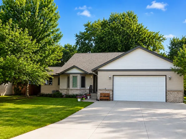 1613 Louden Ave N, Glencoe, MN 55336