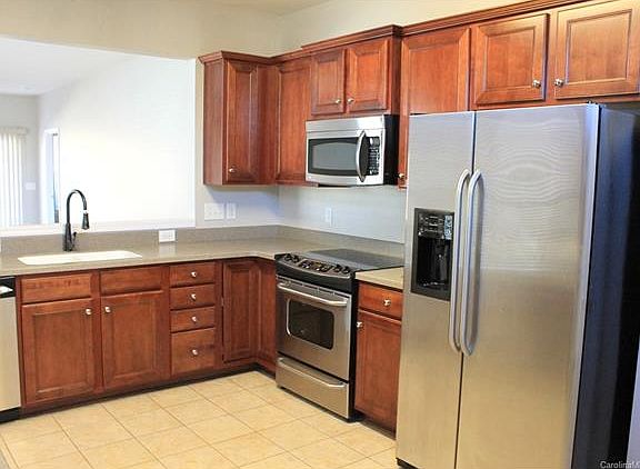 3rd image of 19202 Mallard Dr