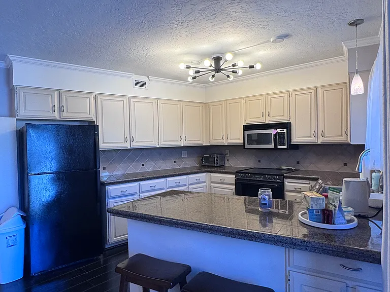 245 N Vine St #407 — Photo 31
