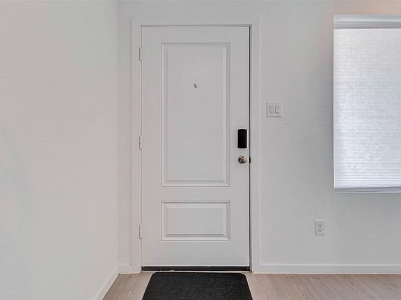 4th image of 27450 Sweetwater Bay Dr