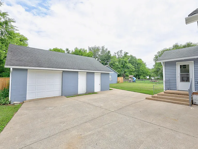 110 Woodcraft Dr — Photo 29