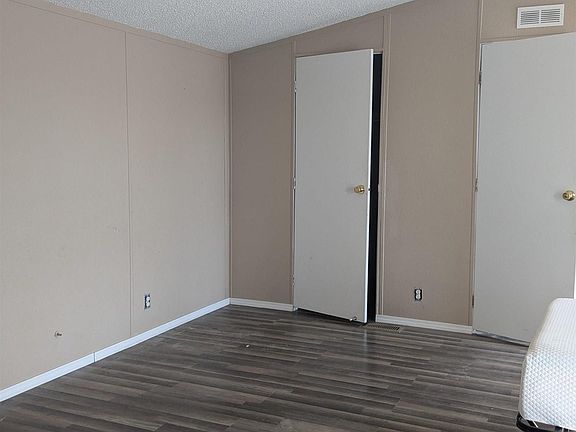3rd image of 1213 Zinc St