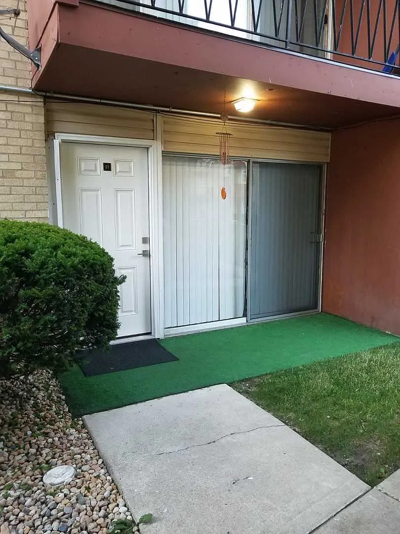 605 N Wolf Rd APT C1 photo 1