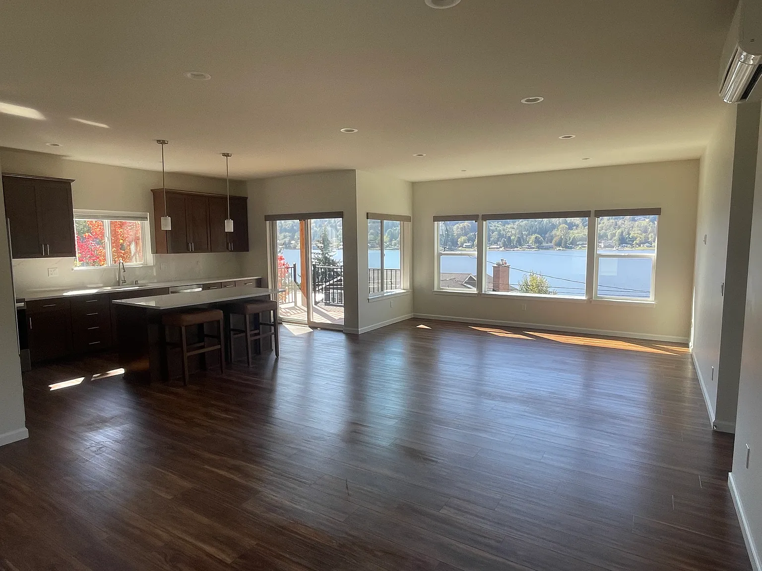 2 bed, 1200 sqft, $2,500 — Photo 2