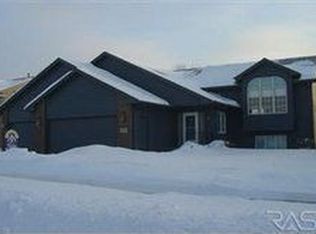 4204 S Cathedral Ave, Sioux Falls, SD 57103