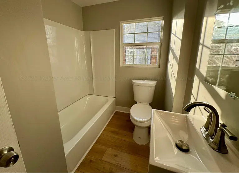 1532 Bay Ave SW — Photo 5