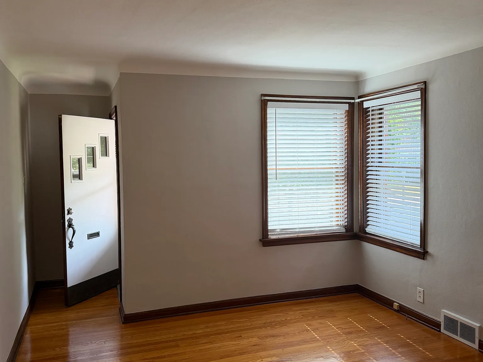 1 bed, 800 sqft, $925 — Photo 2