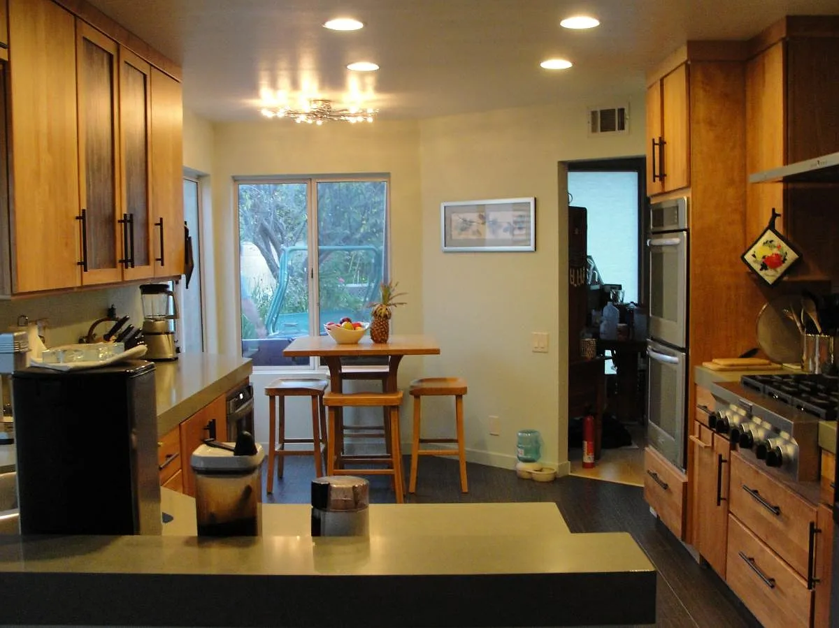 4 bed, 2.5 bath, 2726 sqft, $4,800 — Photo 3