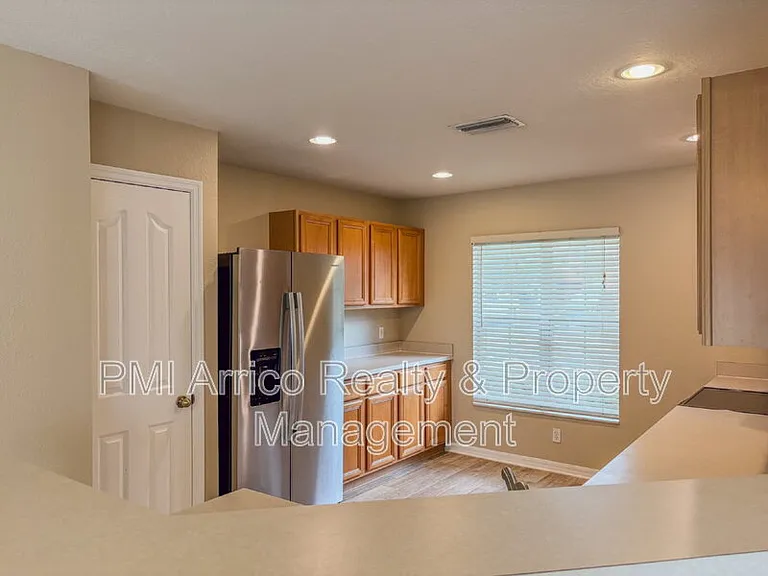 10840 Johanna Ave — Photo 6
