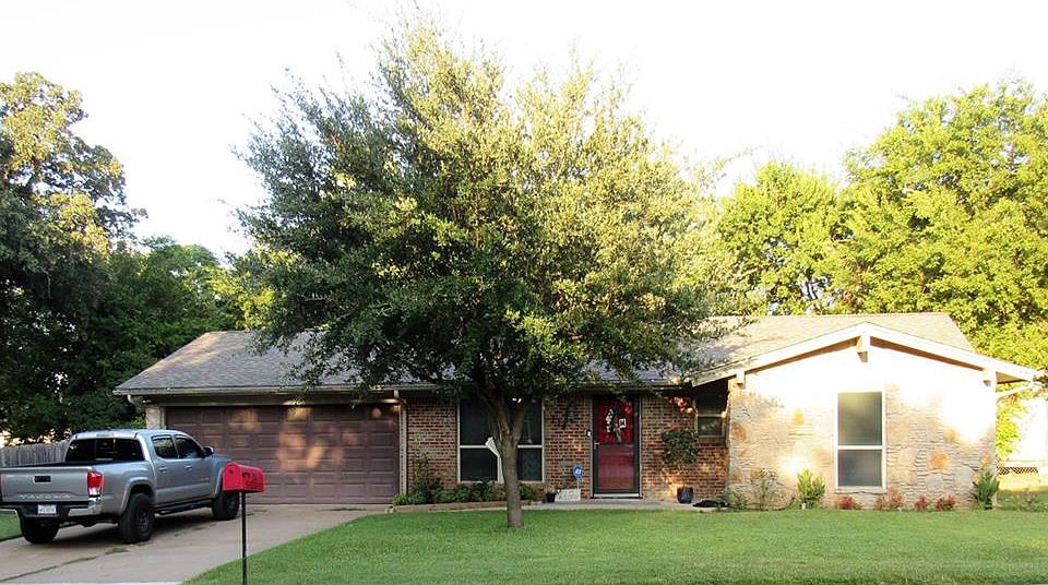 1st image of 114 Sherry Ct