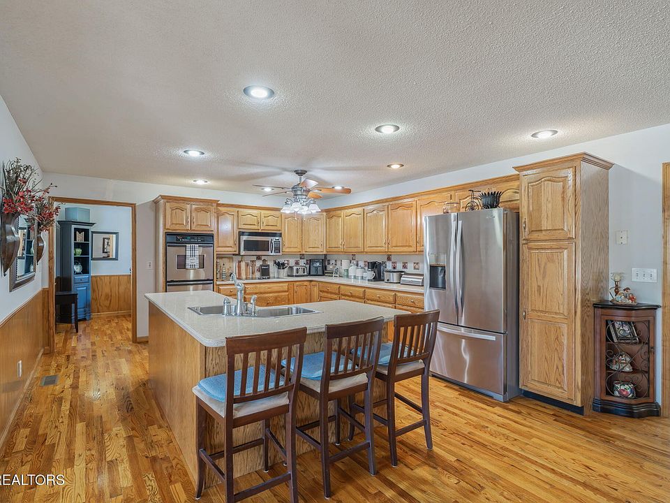 7th image of this home