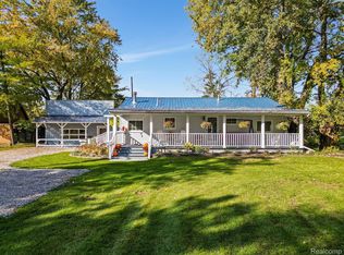 23290 Waltz Rd, New Boston, MI 48164