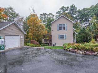 7 Upper Mount Glen Lake Dr, West Milford, NJ 07480