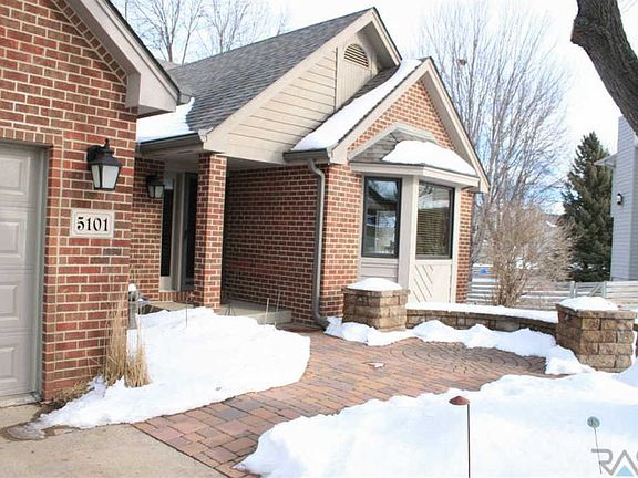2nd image of 5105 S Meadowlark Cir