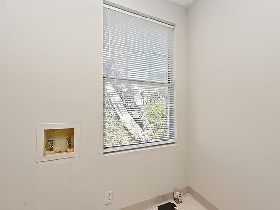 5th image of 1623 16th Ave S #1623