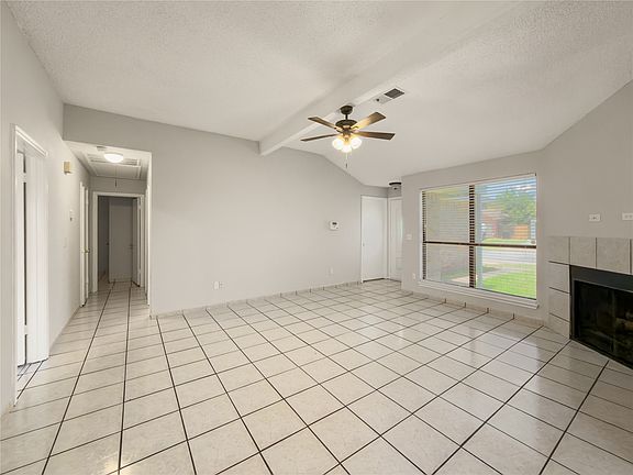 5th image of 614 Red Coat Ln