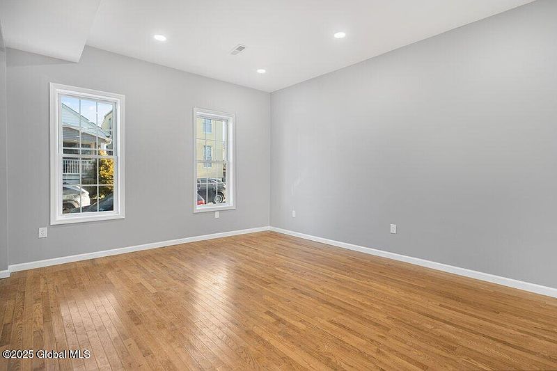 3rd image of 1511 8th Avenue