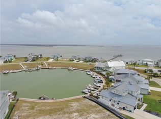 122 Bismarck Ln, Rockport, TX 78382