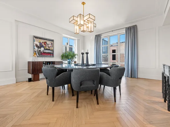 250 East 21st Street image 8 of 24