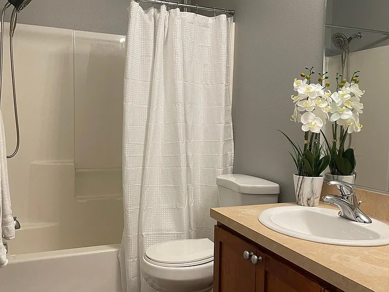 Hallway full bathroom.