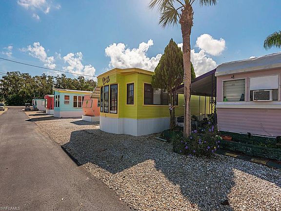 4th image of 2581 Oleander St #39
