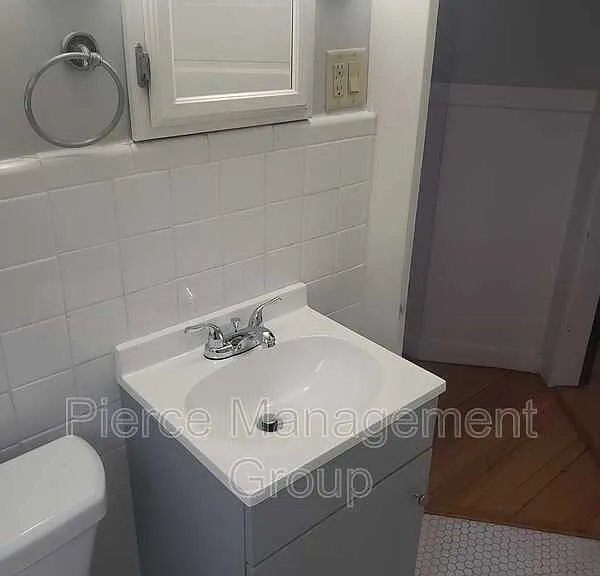 133 Brook St — Photo 9