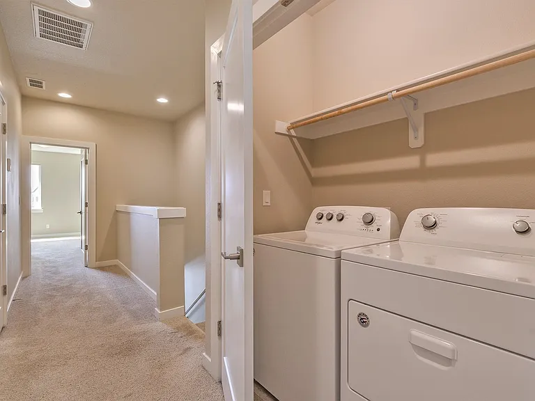 17235 SW Goldcrest Ln — Photo 28