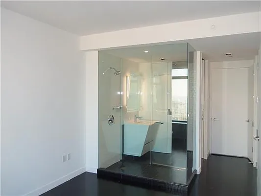 Rented by Avenue Sotheby's International Realty | media 36