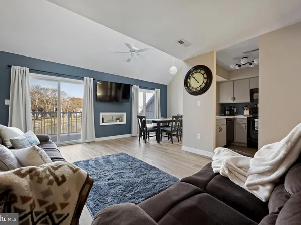 20852 Spring Lake Dr Unit 405, Rehoboth Beach, DE 19971
