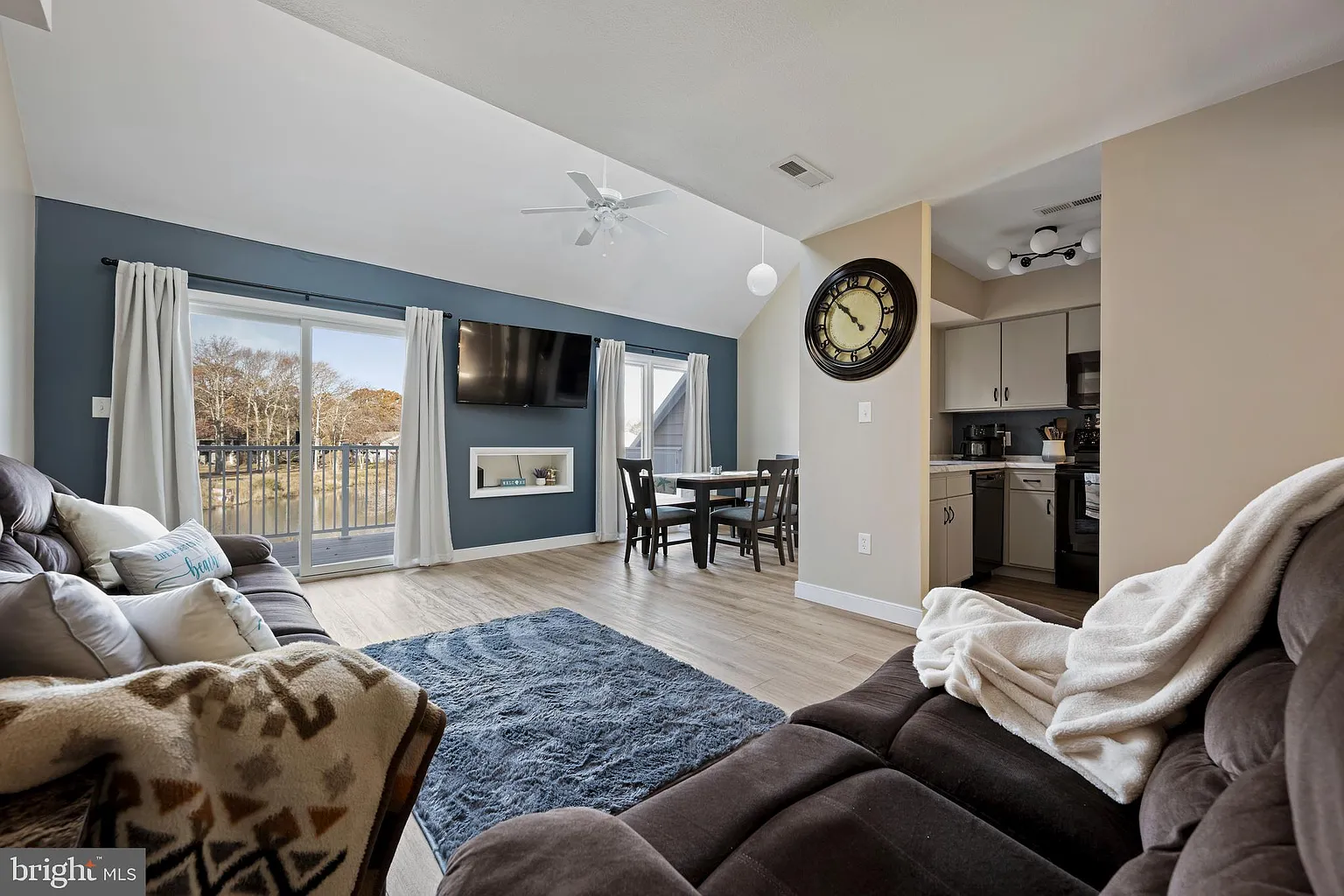 20852 Spring Lake Dr Unit 405 photo 1