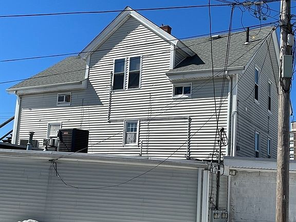 3rd image of 1768 Pleasant St