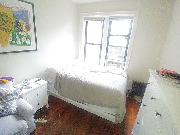 4th image of 240 W 16th St #2D