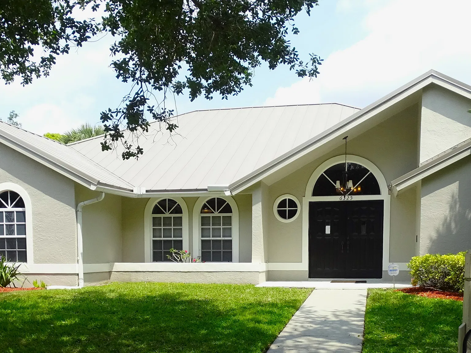 3 bed, 2435 sqft, $6,250 — Photo 2