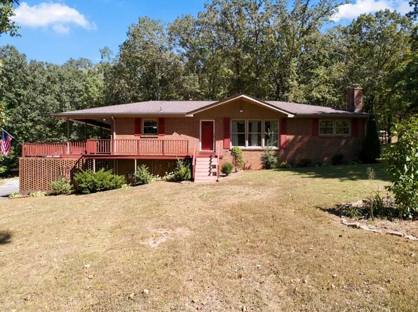 105 Baker St, Burns, TN 37029