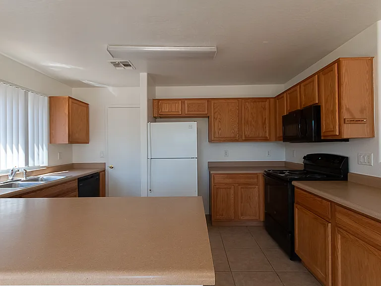 10601 W Monte Vista Rd — Photo 16