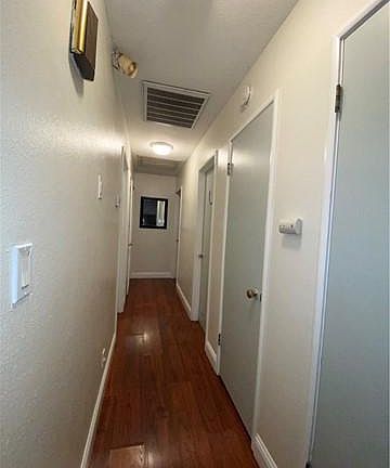 5th image of 7093 Louise Ave