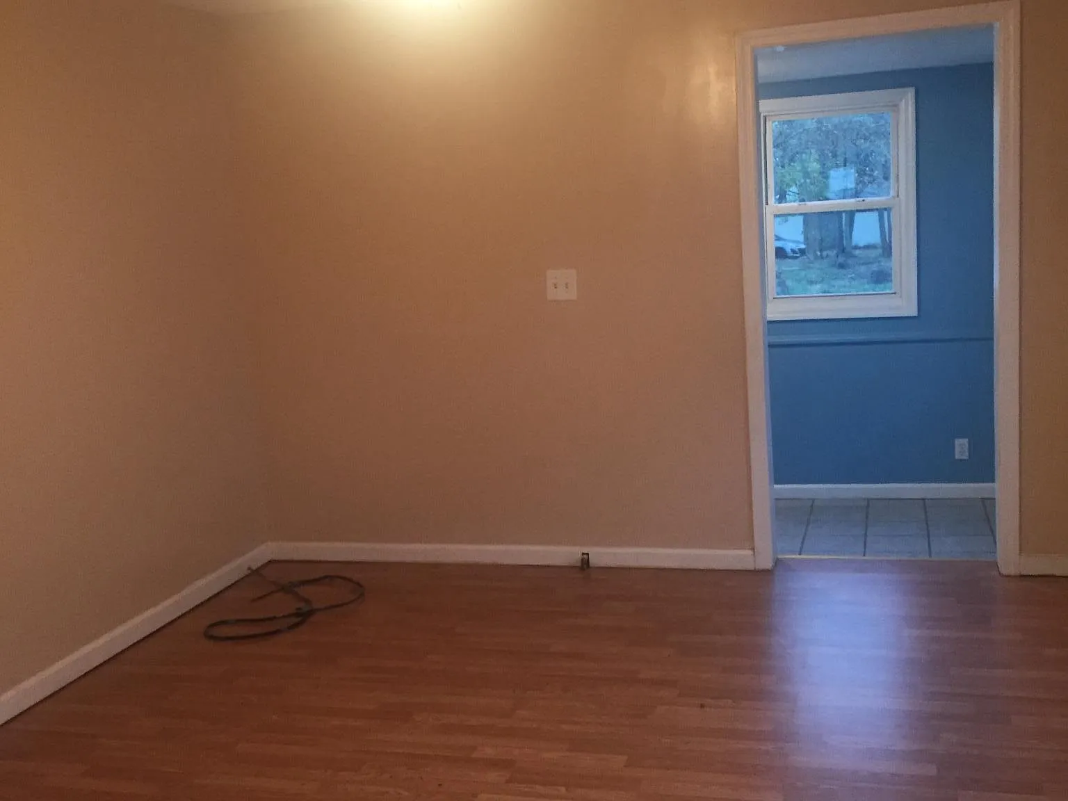 3 bed, 1000 sqft, $2,300 — Photo 1