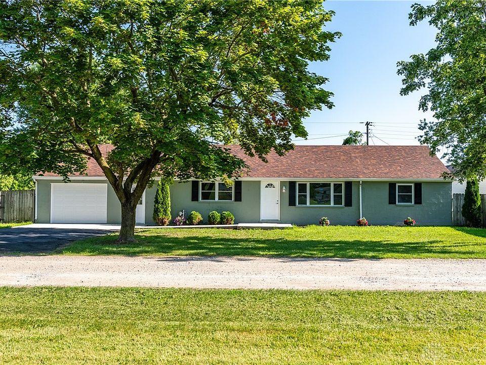 1st image of 205 Park Lane Dr
