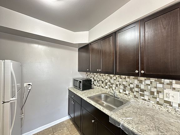 3rd image of 9610 Ivanhoe Ave #41