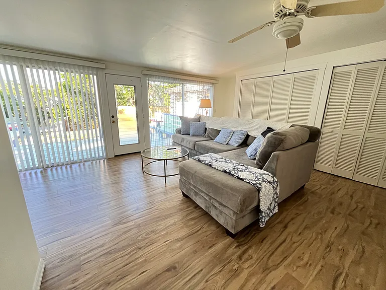 5310 Calle Florida — Photo 2