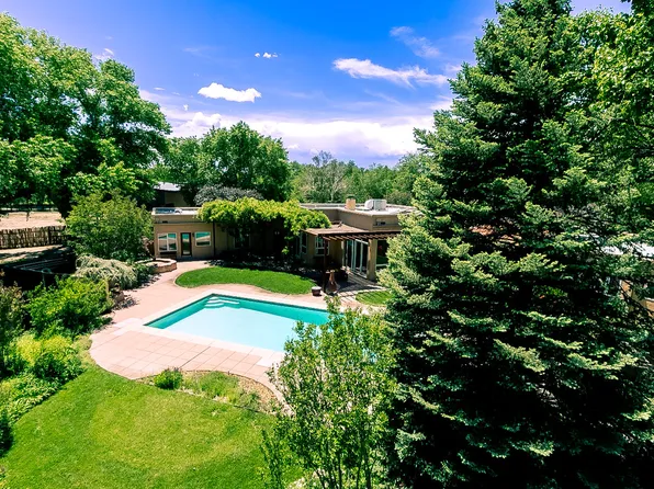 8716 Rio Grande Blvd NW, Los Ranchos De Albuquerque, NM 87114