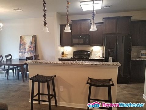 2nd image of 1620 Bryant Dr Unit 1101