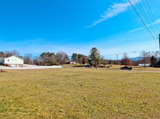 208 Golf Club Dr, Newport, TN 37821