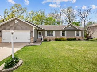 684 Cross Meadows Dr, Valparaiso, IN 46385